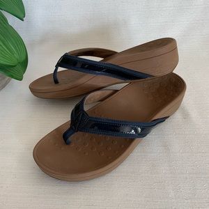 Vionic High Tide Navy/Tan Platform Comfort
Sandals Women's 9